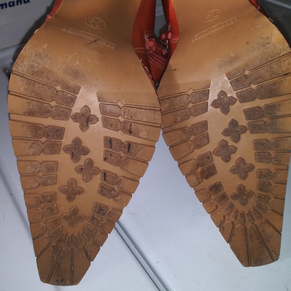 Boots - Picture 7 of 7